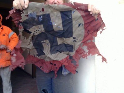 Nazistowskie flagi w USC