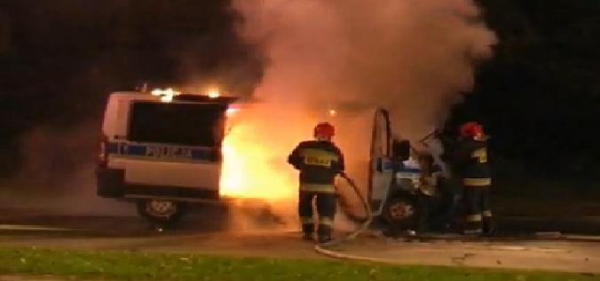 Bronią oskarżonego policjanta