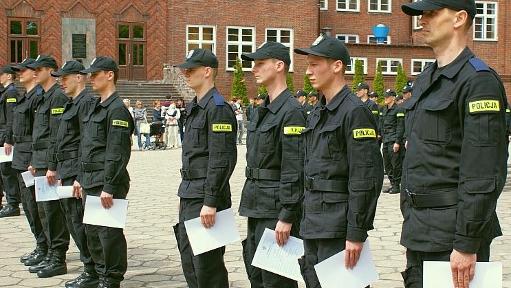 policjanci