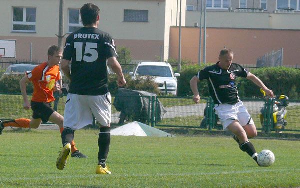 Bytovia z licencją, ale bez stadionu