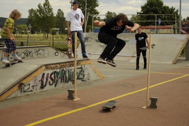 Zawody deskorolkarzy w Rumi