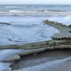 wrak-na-plazy-w-lebie-04