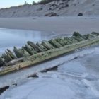 wrak-na-plazy-w-lebie-10