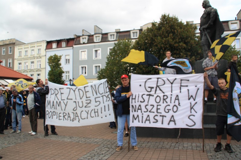 Manifestacja kibiców Gryfa Orlex Wejherowo