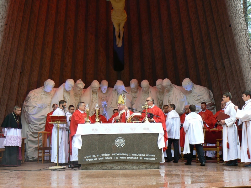 Ku czci pomordowanych tysięcy Polaków