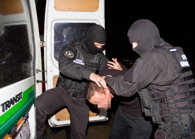 Dwaj awanturnicy w samolocie. Zatrzymała ich Straż Graniczna