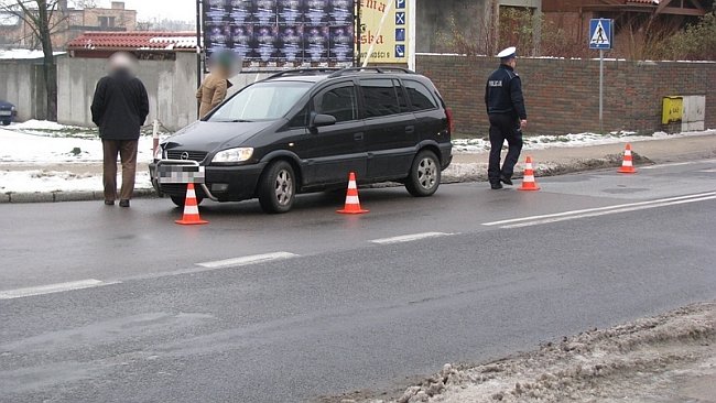 Potrącony pieszy na ul. Kossaka. Mężczyzna trafił do szpitala