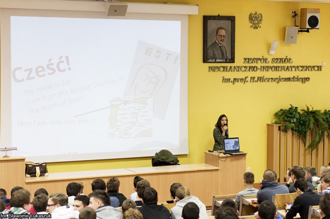 Hola! Spotkanie młodej Hiszpanki z lęborskimi uczniami