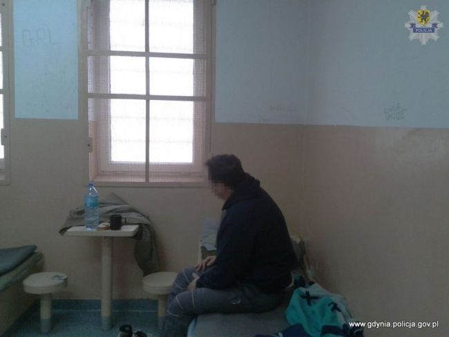 Groził bronią i ukradł samochód. Został zatrzymany