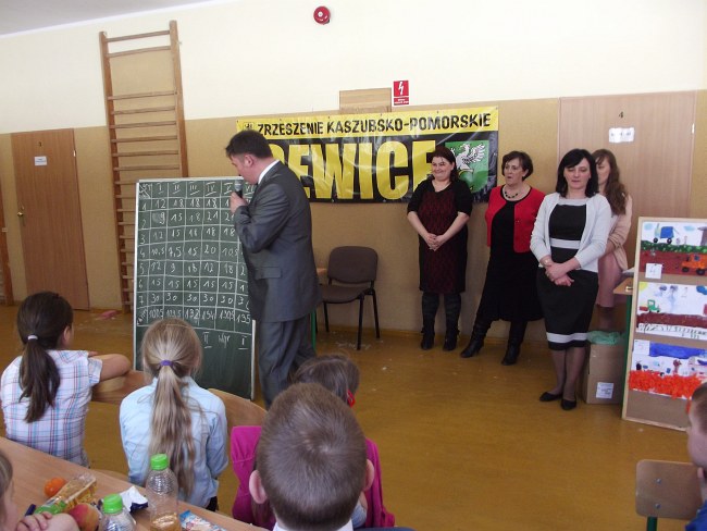 Dzieci w Popowie o dôwném żëcu na Kaszëbach