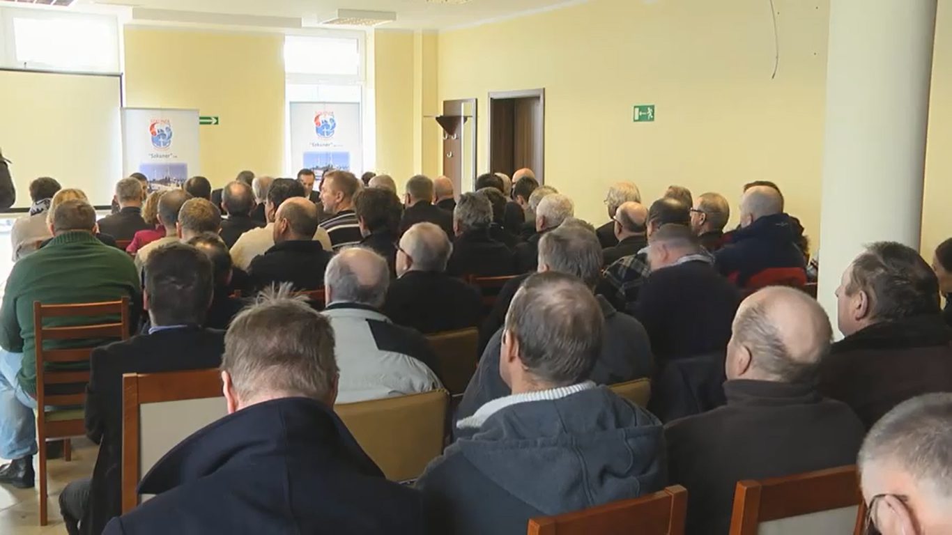 Spotkanie wiceministra i europosła z rybakami we Władysławowie