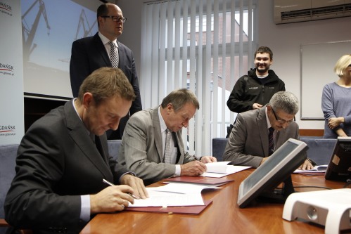 Miasto Gdańsk zostało właścicielem dźwigu stoczniowego