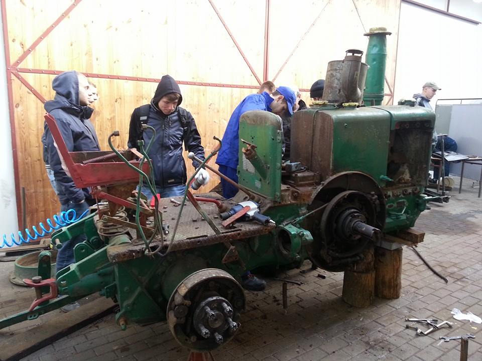 Trwa remont zabytkowego Ursusa w Rusocinie