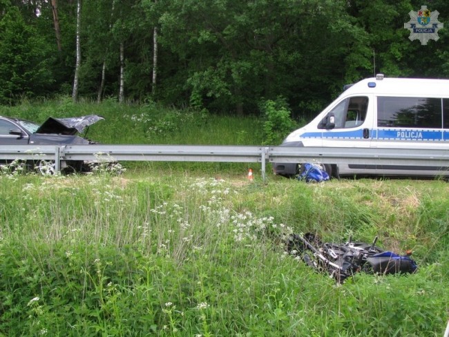 Śmiertelny wypadek motocyklisty na drodze W212