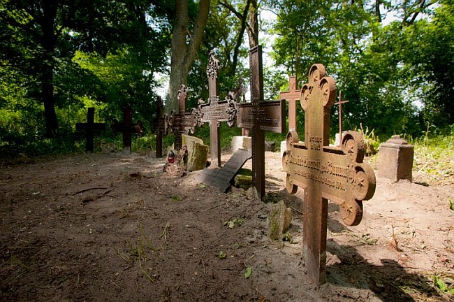 Krzyże uratowane przed złomiarzami