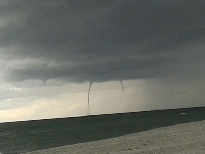Nietypowe zjawisko na Pomorzu. Trąby wodne powstały nad Bałtykiem