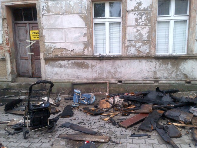 W Chojnicach pożar pozbawił mieszkań 30 osób