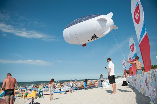 Drony-sterowce z darmowym internetem nad polskimi plażami