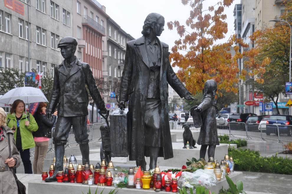 Pomnik w hołdzie wysiedlonym gdynianom odsłonięty