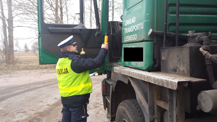 Policjanci kontrolowali pojazdy na drogach powiatu słupskiego