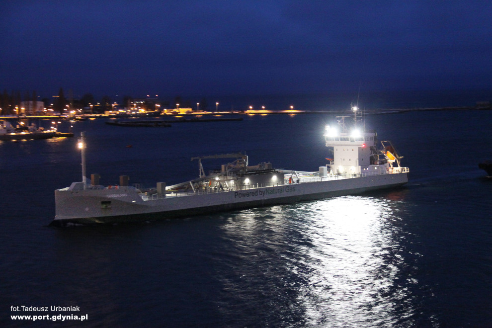 Pierwszy statek z napędem LNG w Porcie Gdynia