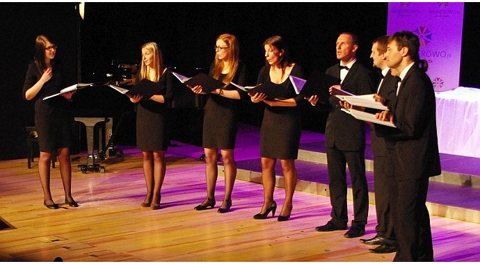 Małe Trójmiasto Kaszubskie śpiewa kolędy i pastorałki