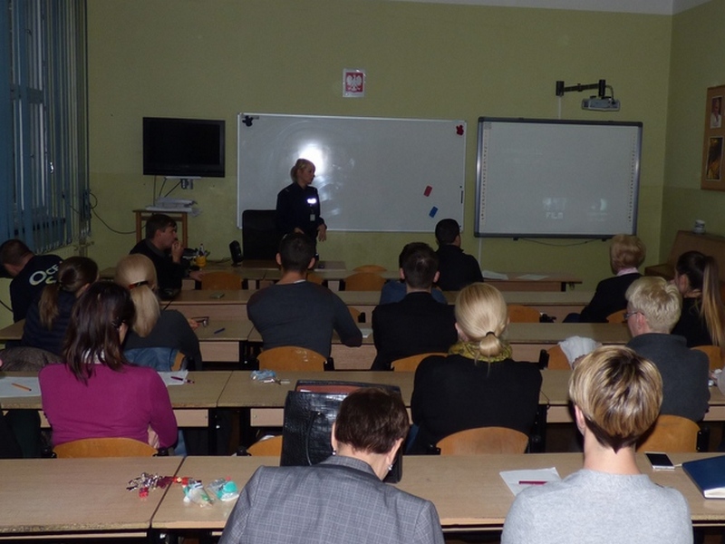 Policjanci o terroryzmie mówili w szkole