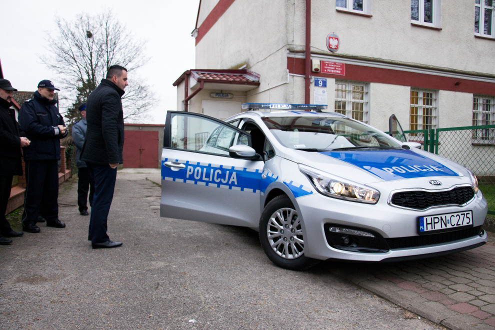 Nowy radiowóz policjantów z Potęgowa
