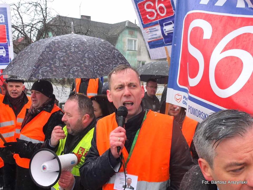 Rząd wstrzymuje budowę drogi S6. PO blokuje drogę w Mianowicach i Sławnie