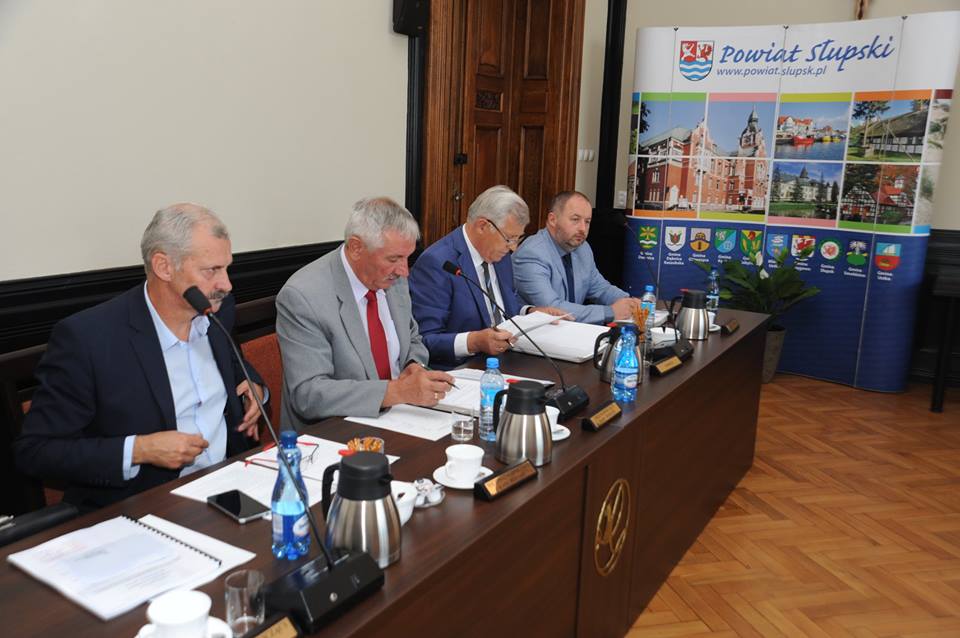 Radni powiatu słupskiego z nowymi uchwałami