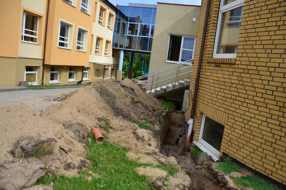 Prace przed wrześniowym dzwonkiem. Remonty w szkołach gminy Kobylnica