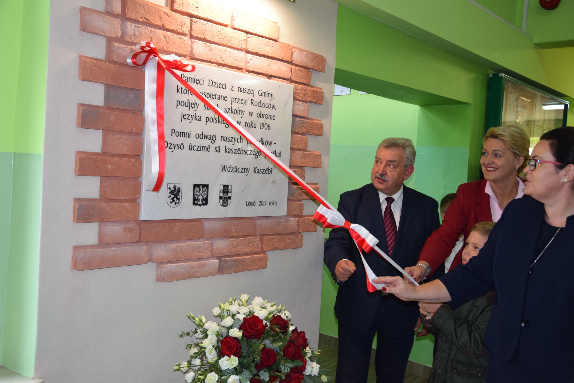 W Gminie Linia uczniowie strajkowali w obronie języka polskiego. Teraz upamiętniono ich odwagę