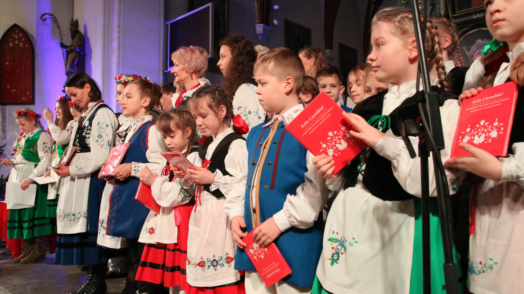 LĘBORK STOLICĄ KASZUBSKICH KOLĘD I PASTORAŁEK