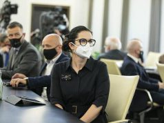 Krajowy Plan Odbudowy w Senacie. Prezydent Gdańska: – Pieniądze muszą być równo dzielone Senat RP, prezydent Gdańska podczas nad nad KPO / źródło: Senat RP