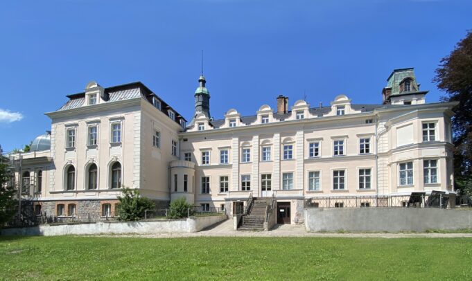 Pałac w Damnicy4