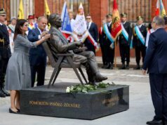 Premier Tusk podczas uroczystości odsłonięcia pomnika Lecha Bądkowskiego w Gdańsku: Nie było lepszego mistrza patriotyzmu