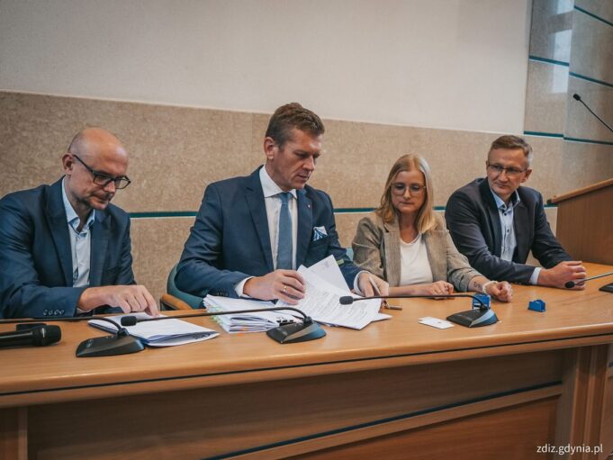 fot-M-Mielewski-podpisanie-umowy-Grupa-Norda-z-Energa-Obrot-03-2