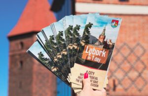 Odkryj Lębork w jeden dzień: Nowa, dwujęzyczna ulotka z mapą atrakcji już dostępna