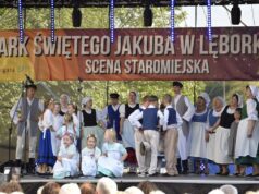 „Farwny Folk” oczarował Lębork! Scena Staromiejska tętniła folklorem podczas Jarmarku św. Jakuba