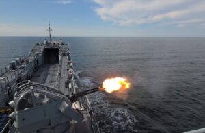 Manewry Marynarki Wojennej Nieustraszony Rekin-25