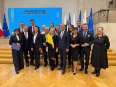 Donald Tusk do kaszëbsczich szkólnëch: Chróniąc jãzëk, chrónimë tatczëznã