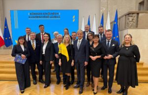 Donald Tusk do kaszëbsczich szkólnëch: Chróniąc jãzëk, chrónimë tatczëznã